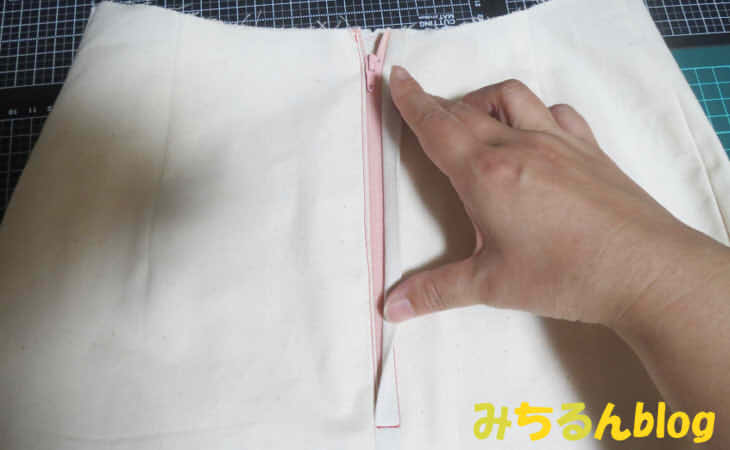 フラットニットファスナーの付け方・縫い方 - みちるん洋裁ブログ